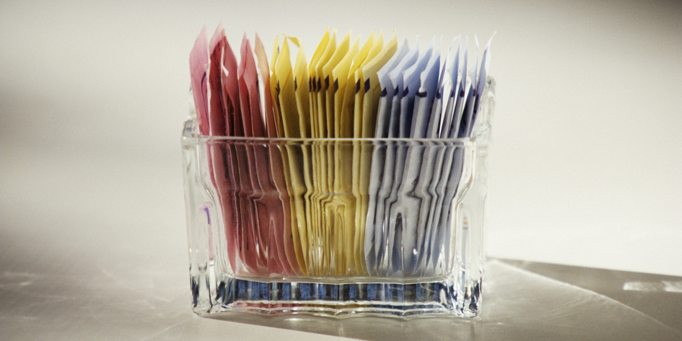 Ingin langsing atau terhindar dari risiko diabetes tipe 2? Ada 3 strategi efektif yang bisa kamu coba nih. Pertama adalah olahraga teratur untuk membakar kalori dan membantu tubuh menjadi lebih sehat secara menyeluruh, kedua adalah jangan sampai kekurangan cairan ya, karena sebagian tubuh kita berisi cairan, tubuh pun perlu air untuk bisa beraktivitas secara normal. [&hellip;]