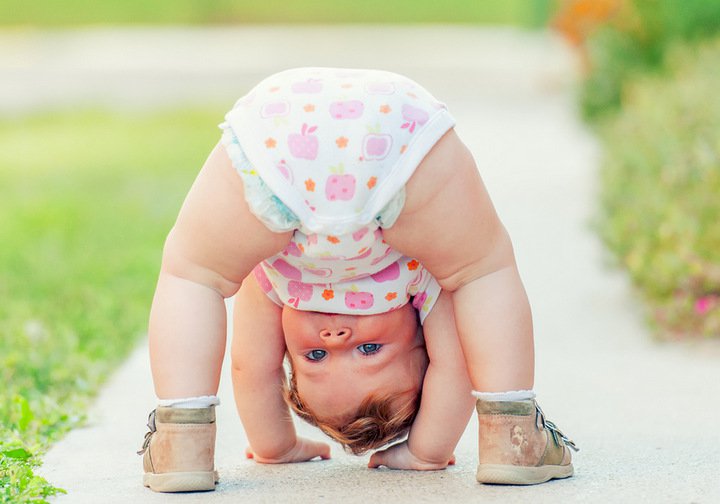 Bagi Sobat Sehat yang memiliki bayi tentu sudah tidak asing lagi dengan adanya iritasi merah di kulit daerah yang terpasang popok pada tubuh si kecil. Tapi sebenarnya apa itu diaper rash? Apakah berbahaya? Apa penyebabnya? Diaper Rash adalah bercak-bercak merah di kulit daerah yang terpasang popok. Bercak ini timbul karena kulit bayi yang terlalu lama [&hellip;]
