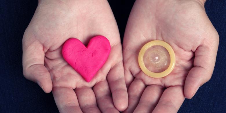 Berhubungan seksual merupakan bagian kehidupan yang normal dan sehat. Hal tersebut tentunya harus menyenangkan bagi Sobat dan juga pasangan. Namun, hubungan seksual dapat menjadi tindakan berisiko menularkan penyakit jika Anda memiliki perilaku seksual yang berisiko tinggi.  Apakah Sobat tahu jenis perilaku seksual berisiko tinggi yang dapat menularkan penyakit? Yuk, mari kita cek. Hubungan seksual berisiko [&hellip;]