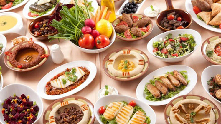 Sahabat Sehat, momen berbuka puasa adalah salah satu hal yang dinantikan saat bulan Ramadan. Selama masa pandemi Covid-19, Sahabat Sehat disarankan untuk tetap memilih menu makanan yang sehat dan bergizi seimbang untuk tetap menjaga sistem kekebalan tubuh. Baca Juga: 8 Manfaat Positif Berpuasa Bagi Kesehatan Tubuh dan Mental yang Perlu Kamu Ketahui Nah, apa saja [&hellip;]
