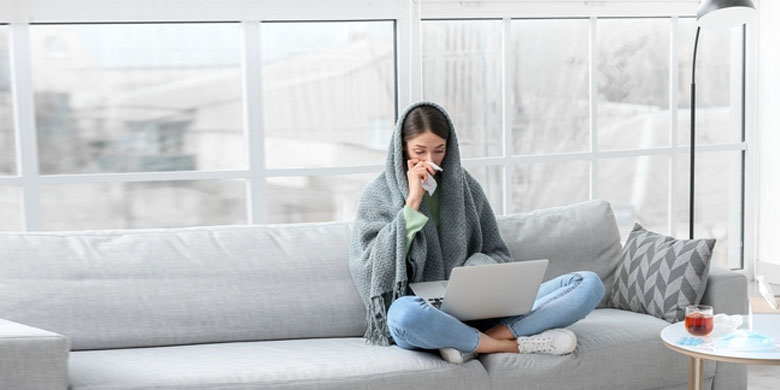 Ditulis oleh : dr. Monica Cynthia Dewi Meski gejalanya sangat mirip, namun ada cara membedakan flu biasa dengan covid. Bisa dengan swab test, atau melihat perbedaan gejala. Ya, meski gejalanya mirip, namun tetap saja ada perbedaan besar pada gejala seseorang yang terkena covid dengan seseorang yang terkena flu biasa. Mungkin dahulu tidak terlalu masalah ketika [&hellip;]