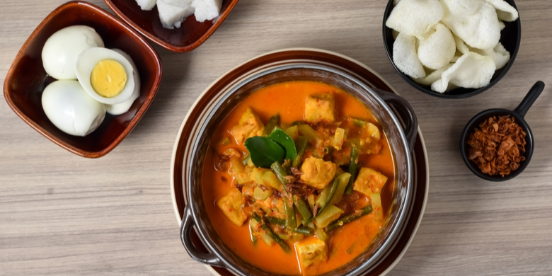 Makanan lebaran yang lezat umumnya berlemak tinggi, seperti ketupat sayur, opor ayam, gulai dan rendang daging, olahan daging kambing, dan kue-kuean. Dan biasanya, sayur-sayuran agak sulit ditemui sebagai penyeimbang nutrisi. Di tengah meriahnya suasana Lebaran, Sahabat Sehat perlu memperhatikan kesehatan, terutama risiko kolesterol tinggi yang dapat berdampak pada kesehatan jantung, otak, dan organ dalam. Jangan [&hellip;]